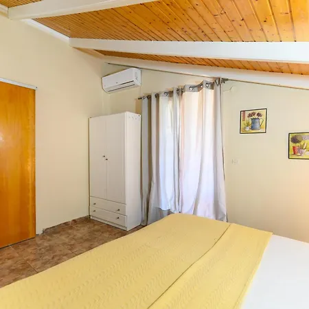 Apartment Louiza Agios Gordios (Corfu)