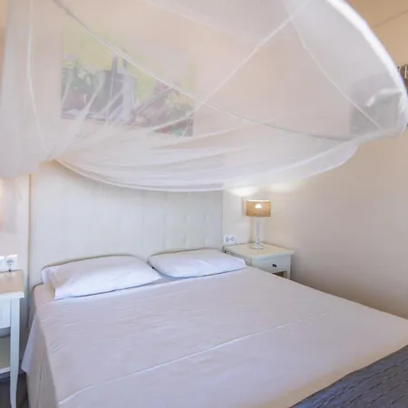 Apartment Louiza *