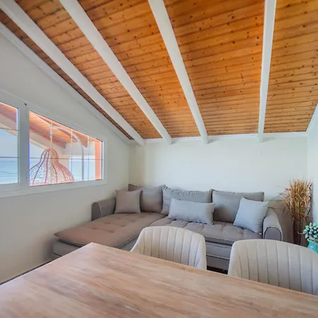 Louiza Apartment Agios Gordios (Corfu)